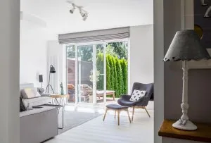 Dizajnové plastové okno Winbau Slim Line 70 v modernom dome